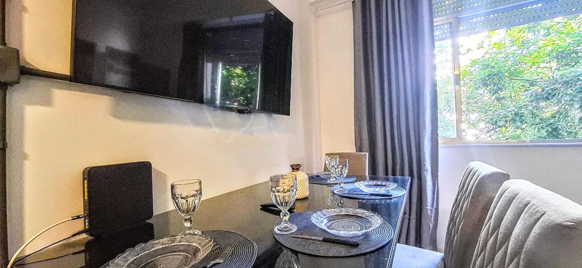 Must Leblon - Pacote: 4 Hospedes, + 1 Ticket Appartement